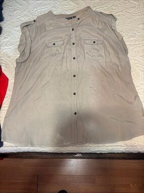 a.n.a Taupe Sleeveless Button-Front Utility Blouse